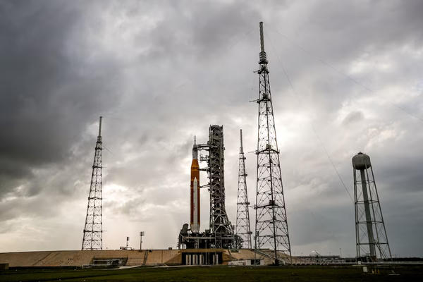 NASA chuẩn bị đưa phi hành đoàn trở lại Mặt trăng sau hơn nửa thế kỷ