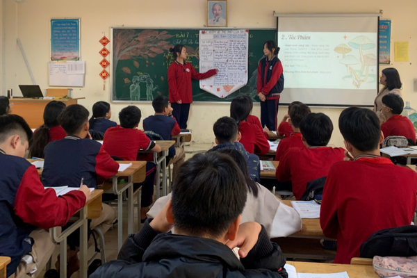 Ngữ liệu ngoài sách giáo khoa: Cơ hội đi kèm áp lực