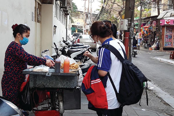 Bán thực phẩm không bảo đảm an toàn cho trẻ em bị phạt tới 40 triệu đồng