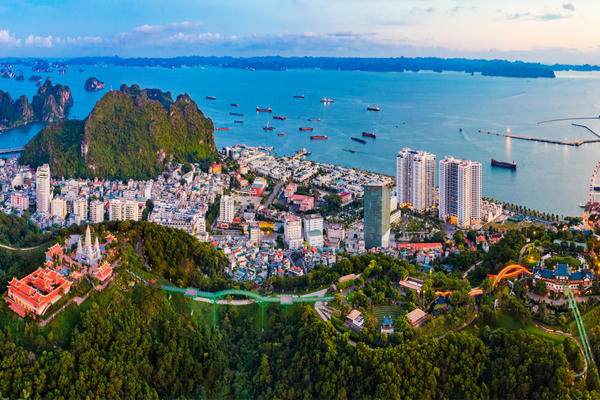 Xây dựng Quảng Ninh trở thành thành phố trực thuộc Trung ương hiện đại, thông minh, xanh và bền vững