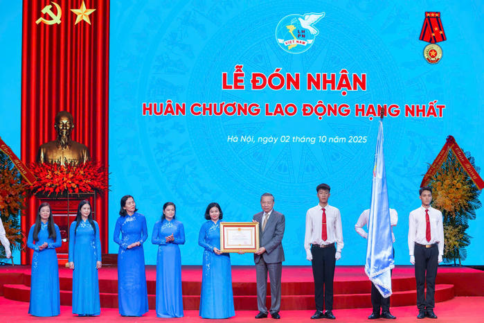 Xây dựng tinh thần tự chủ, bản lĩnh, nhân ái của phụ nữ trong thời đại số