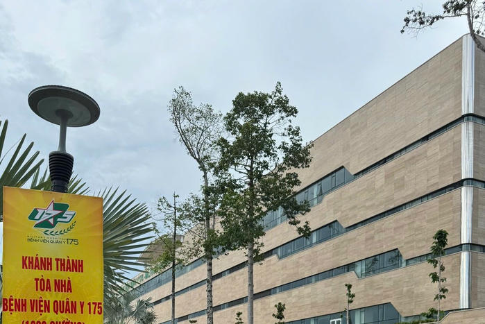 TP Hồ Chí Minh: Vào cuộc vụ 40 người ngộ độc nghi do ăn bánh mì ở quán cóc TP Hồ Chí Minh: Vào cuộc vụ 40 người ngộ độc nghi do ăn bánh mì ở quán cóc