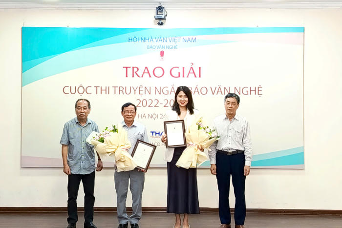 Hãy trao nhiều cơ hội hơn cho người viết trẻ