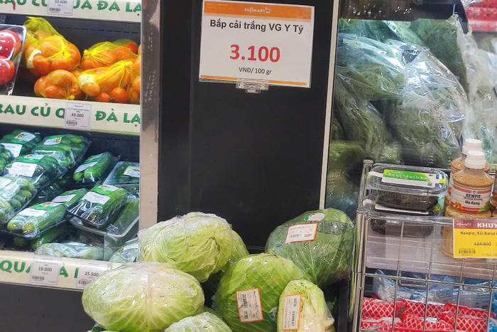 Giá rau xanh vẫn tăng chóng mặt