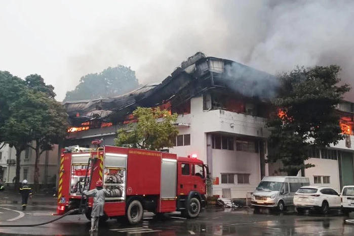 Nhà máy bia Hà Nội bốc cháy dữ dội Nhà máy bia Hà Nội bốc cháy dữ dội