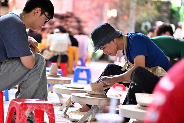 Đánh thức giá trị làng nghề trên những dòng sông