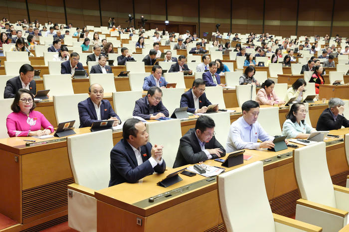 Quốc hội chốt cấm đầu tư kinh doanh thuốc lá điện tử, nung nóng