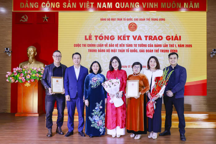 Báo Đại đoàn kết đoạt Giải Nhì Cuộc thi chính luận về bảo vệ nền tảng tư tưởng của Đảng Báo Đại đoàn kết đoạt Giải Nhì Cuộc thi chính luận về bảo vệ nền tảng tư tưởng của Đảng