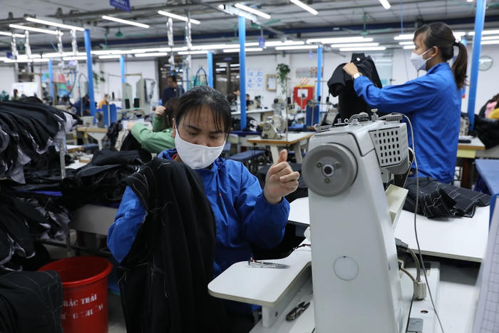 Từ ngày 1/1/2026, tăng mức lương tối thiểu đối với người lao động theo hợp đồng