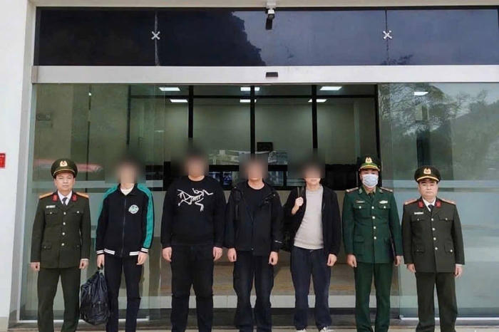 Cao Bằng: Trao trả 7 công dân Trung Quốc nhập cảnh trái phép vào Việt Nam