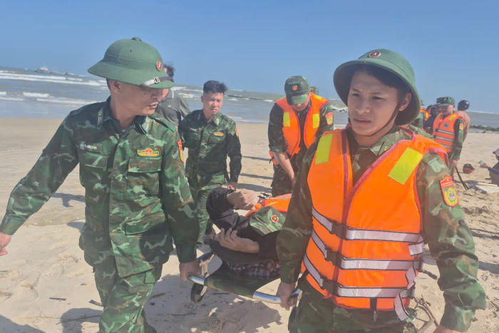 Quảng Trị: Ứng cứu ngư dân gặp nạn khi đi đánh cá trên biển