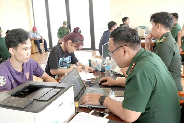 Phá loạt đường dây đưa người sang Campuchia làm “việc nhẹ, lương cao”