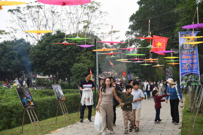 Rộn ràng chợ phiên vùng cao chào năm mới