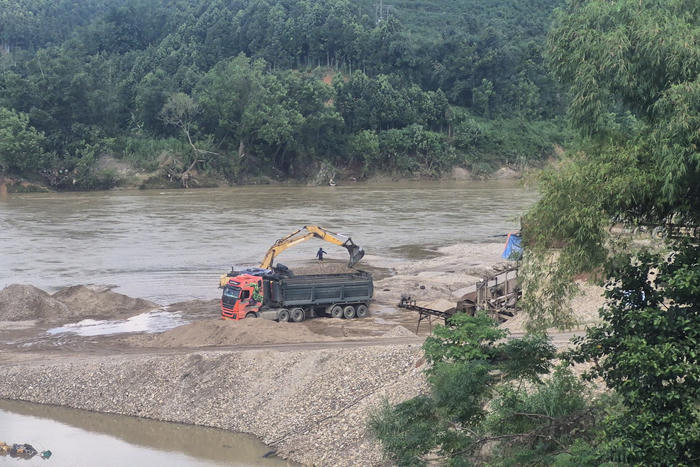 Lào Cai: Cần chấn chỉnh hoạt động khai thác, mua bán tài nguyên - Bài 2: Loạt bến thủy nội địa không phép ngang nhiên hoạt động