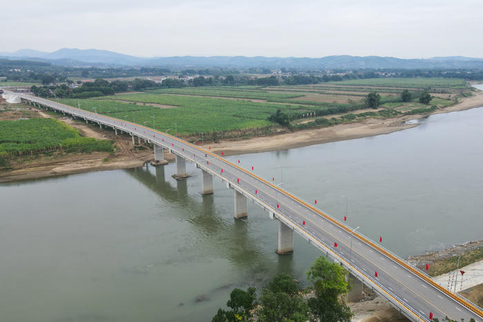 Từ nhịp cầu mới, niềm vui lan tỏa ở Cẩm Vân