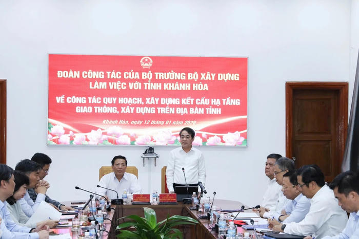 Đoàn công tác Bộ Xây dựng làm việc với tỉnh Khánh Hòa về quy hoạch, xây dựng kết cấu hạ tầng giao thông