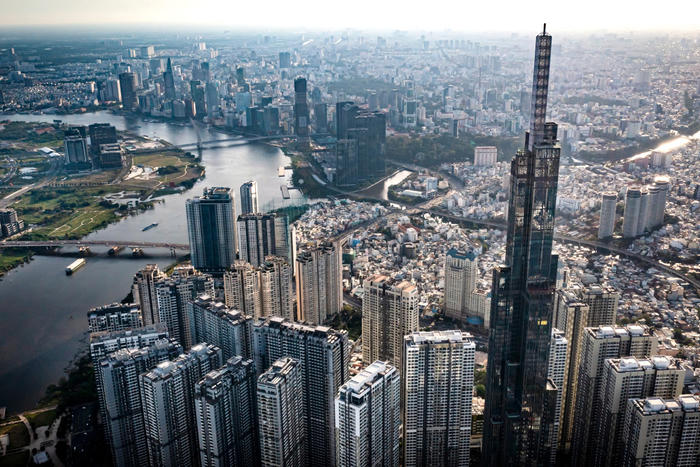 Hướng tới Đại hội đại biểu toàn quốc lần thứ XIV của Đảng: Đột phá về kết cấu hạ tầng, tạo nền tảng phát triển