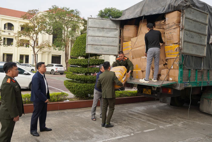 Quảng Trị: Triệt phá đường dây mỹ phẩm giả quy mô lớn, thu giữ hơn 25 tấn hàng hóa