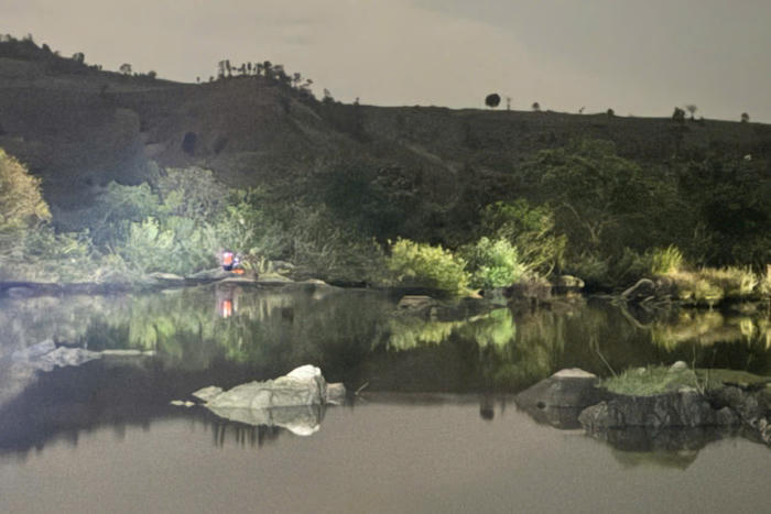 Gia Lai: Kịp thời giải cứu 2 nam sinh mắc kẹt giữa sông Ba khi thủy điện xả nước