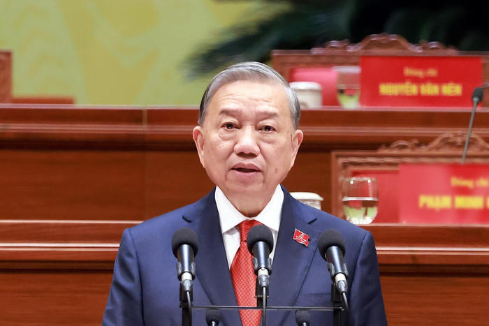 Vững bước dưới cờ Đảng