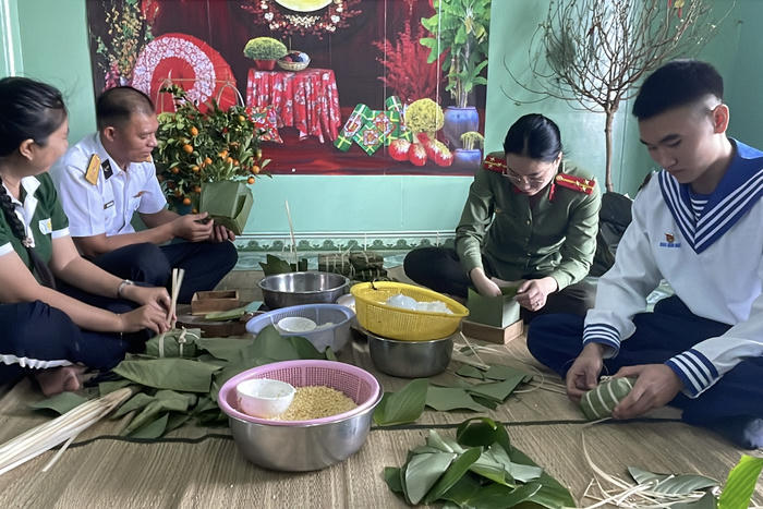 Đem Tết sớm đến nhà giàn DK1