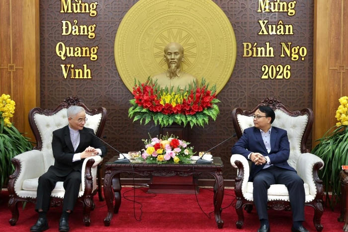 Tòa Giám mục Giáo phận Đà Lạt thăm, chúc mừng năm mới Tỉnh ủy Lâm Đồng