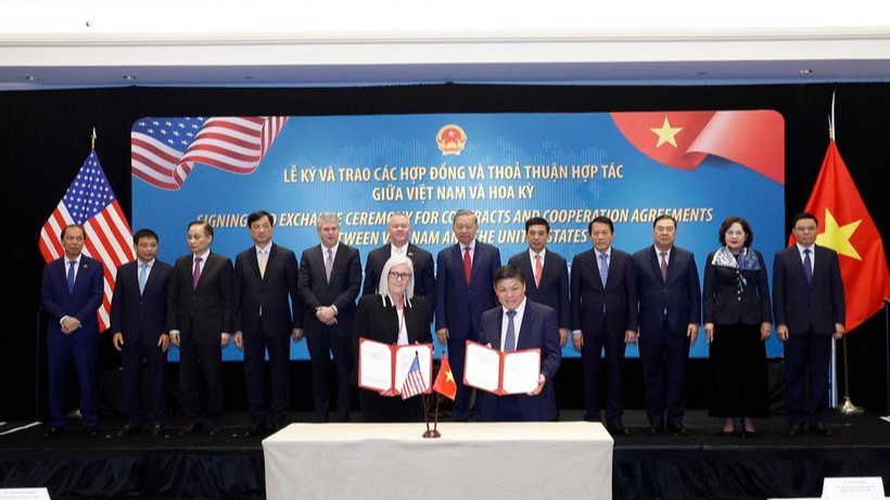 Lễ ký và trao các hợp đồng, thỏa thuận hợp tác của Việt Nam và Hoa Kỳ