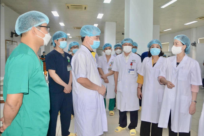 Kỷ niệm 71 năm Ngày Thầy thuốc Việt Nam 27/2: Robot không thay thế được trái tim người thầy thuốc