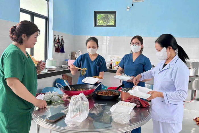 Đà Nẵng: Ấm lòng bếp ăn tình thương nơi vùng cao 