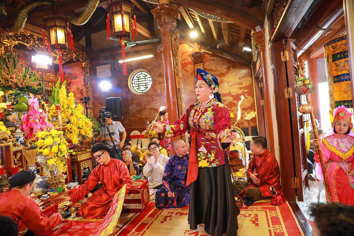 Di sản bước vào không gian số