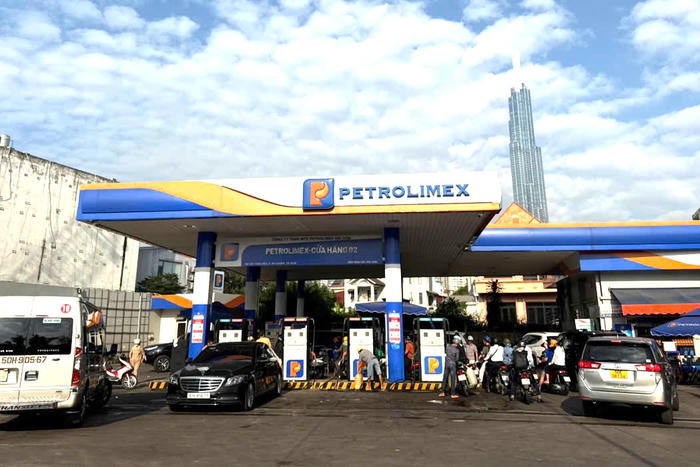 Công an TP Hồ Chí Minh tuyên truyền ngăn tích trữ xăng dầu