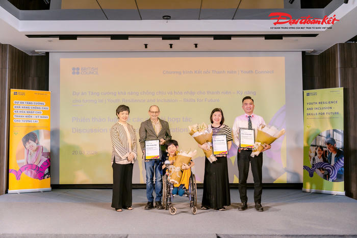 Trao 'chìa khóa tương lai' cho thanh niên yếu thế Trao 'chìa khóa tương lai' cho thanh niên yếu thế