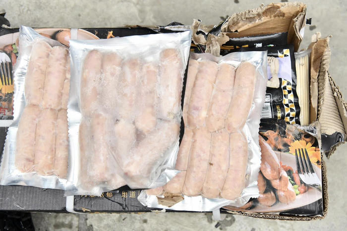 Tuyên Quang tạm giữ hơn 5 tấn lạp xưởng “ba không” trên đường về Hà Nội