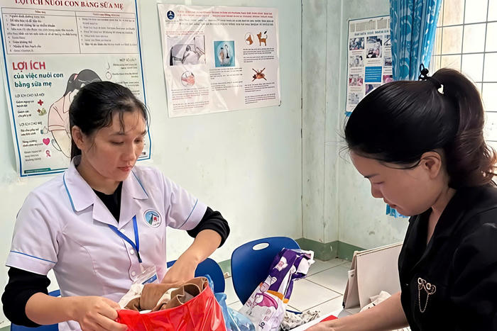 Quảng Ngãi: Trao yêu thương từ “tủ đồ sơ sinh 0 đồng” đến sản phụ khó khăn