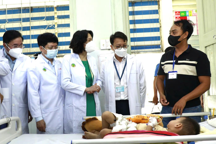 Thứ trưởng Bộ Y tế: Không để dịch tay chân miệng lan rộng Thứ trưởng Bộ Y tế: Không để dịch tay chân miệng lan rộng