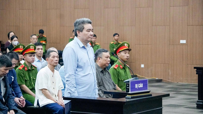 Giám đốc Công ty Hoàng Dân mang 10 tỷ đồng đến đặt trước cửa nhà cựu Quyền Cục trưởng Trần Tố Nghị