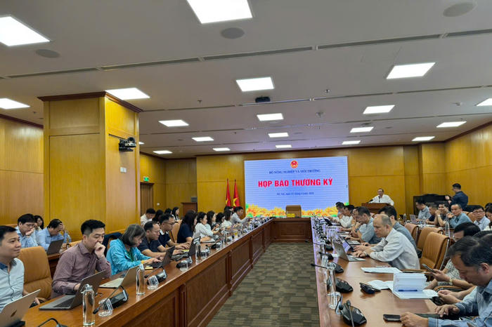 Vụ 300 tấn lợn nhiễm bệnh: Siết lại chuỗi kiểm soát từ vận chuyển, giết mổ đến lưu thông 