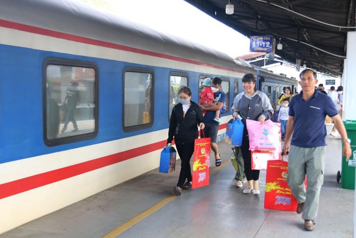 Bộ Nội vụ: Không có chủ trương hoán đổi ngày nghỉ dịp Giỗ Tổ, 30/4 và 1/5