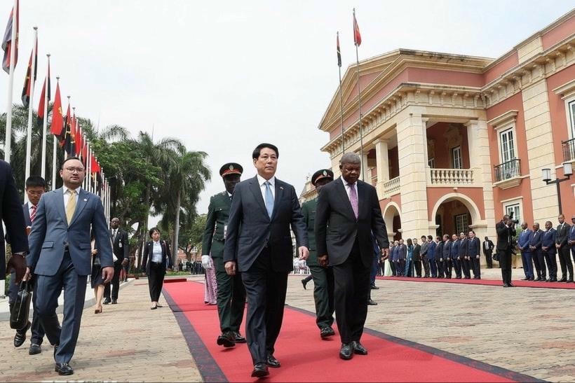 Lễ đón Chủ tịch nước Lương Cường thăm cấp Nhà nước Cộng hòa Angola