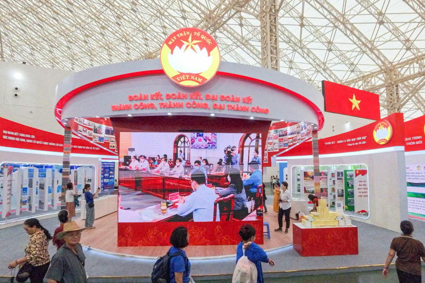 Không gian trưng bày chủ đề "Kiến tạo, phát triển" của MTTQ Việt Nam
