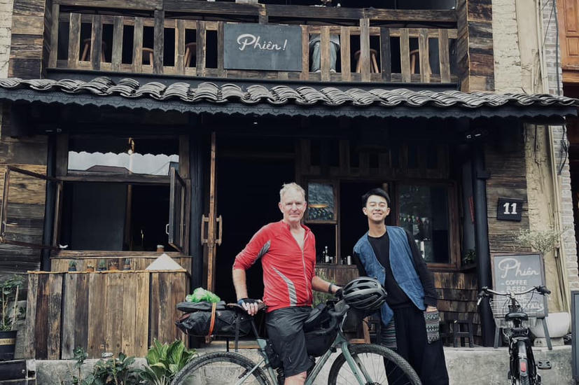 Người trẻ  bỏ phố lên non