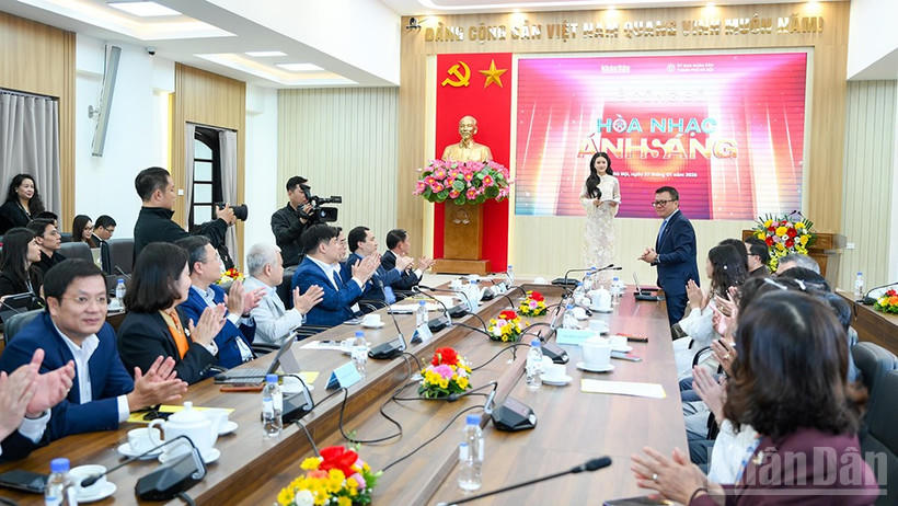 Lần đầu tiên âm nhạc, ánh sáng, công nghệ và di sản cùng kể chuyện