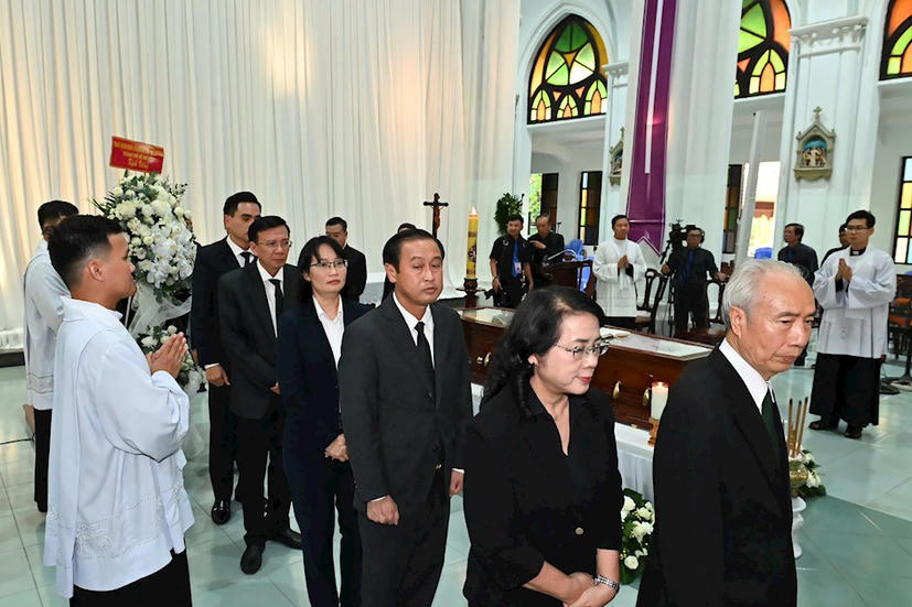 Lãnh đạo TP Hồ Chí Minh viếng Đức Hồng y Gioan Baotixita Phạm Minh Mẫn