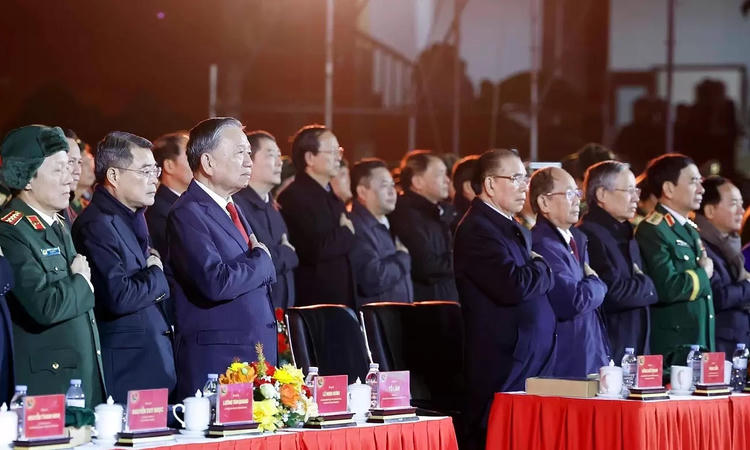 Lãnh đạo Đảng, Nhà nước dự cầu truyền hình kỷ niệm 85 năm Ngày Bác Hồ về nước