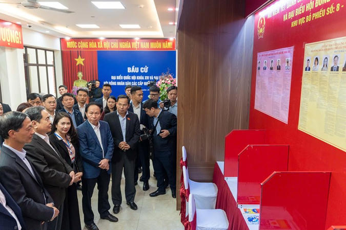 Chủ tịch Quốc hội kiểm tra công tác chuẩn bị bầu cử tại Hải Phòng