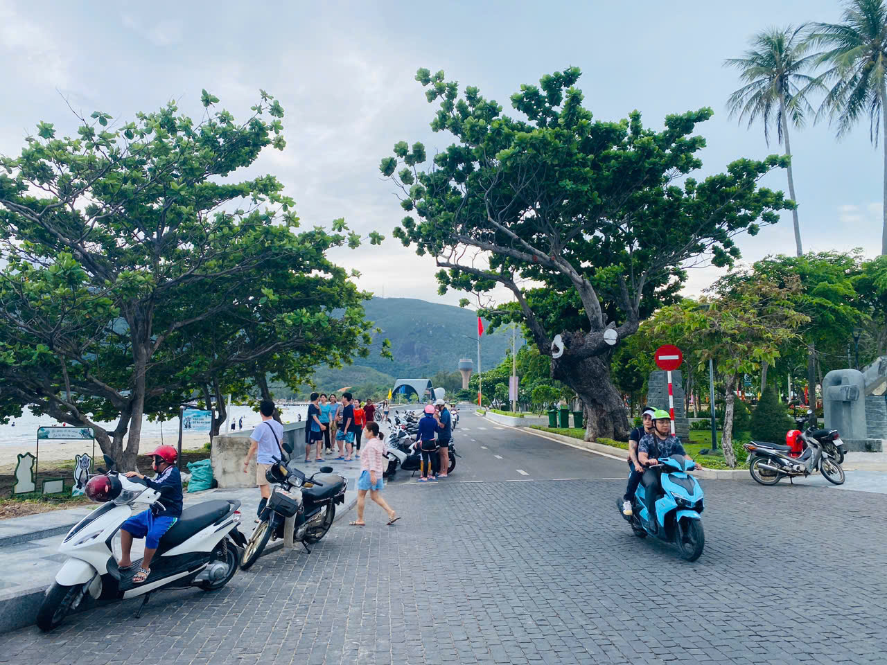 bên phải 67