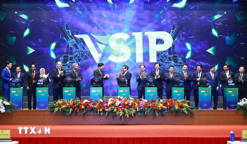 Thủ tướng Phạm Minh Chính và Thủ tướng Cộng hòa Singapore Lawrence Wong khởi công Dự án Khu công nghiệp VSIP Thái Bình. (Ảnh: Dương Giang/TTXVN)