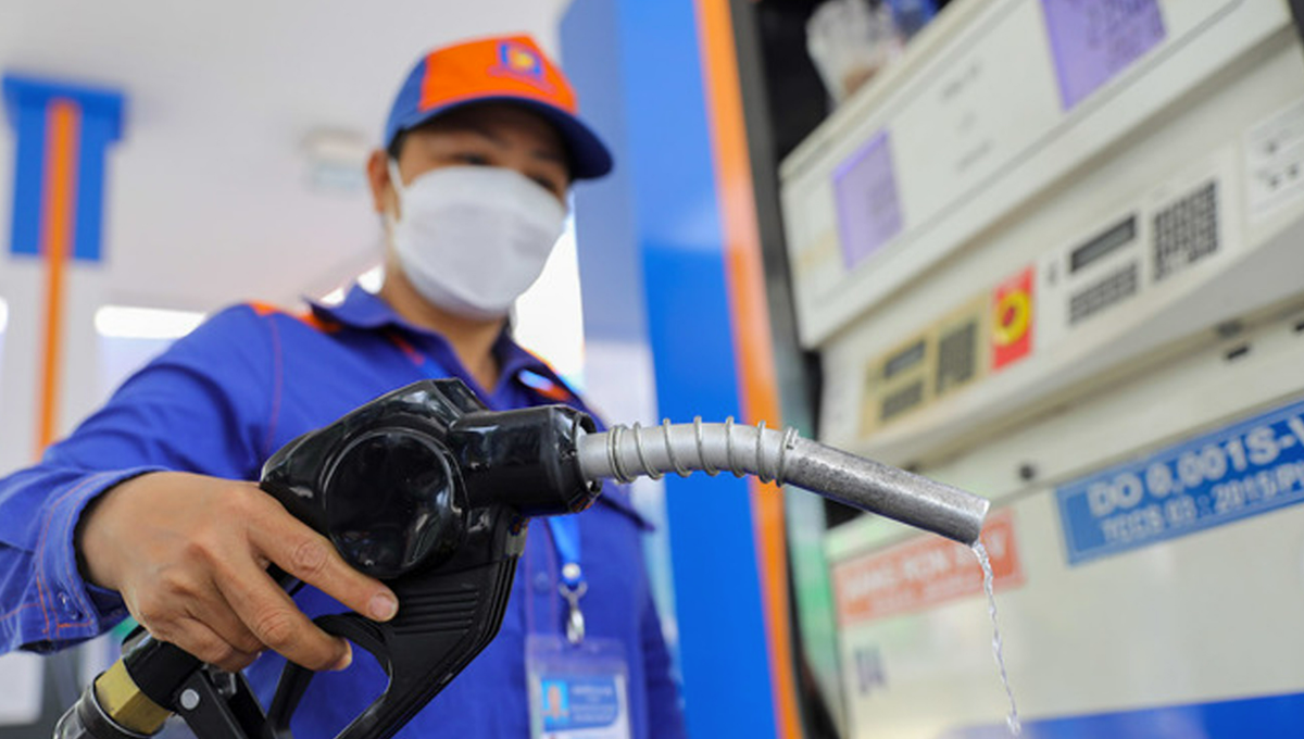 Giá xăng nhiều khả năng sẽ tiếp tục giảm trong phiên điều hành sắp tới. Ảnh minh họa