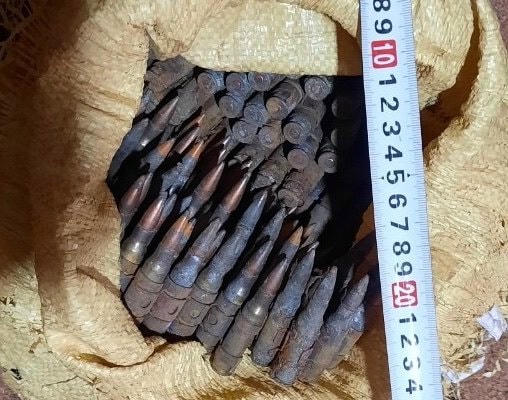 Lực lượng chức năng phát hiện thu giữ thêm lượng lớn thuốc nổ và đạn quân dụng tại nhà Ngô Tấn Phong.