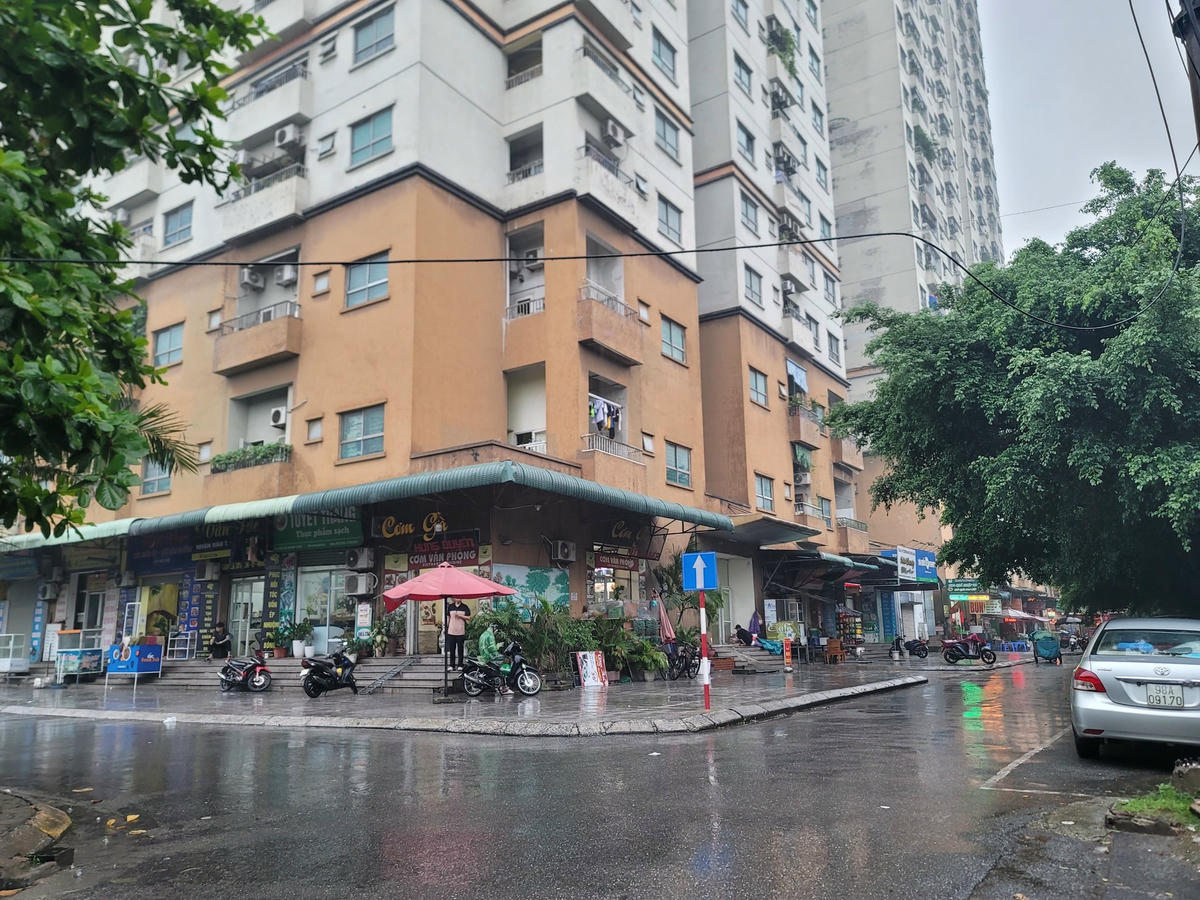 Dự án CT6 Kiến Hưng (Hà Đông, Hà Nội) ông Lê Thanh Thản  tự ý chuyển đổi mục đích sử dụng đất, xây dựng sai phạm nghiêm trọng quy hoạch được cấp có thẩm quyền phê duyệt và bán toàn bộ căn hộ được tạo lập trái pháp luật, thu lời bất chính. Dự án tăng diện tích thêm hàng ngàn mét vuông, khối nhà cao tầng xây từ 231 căn hộ lên 1.602 căn, vượt 1.371 căn so với quy hoạch. Đáng chú ý, ông Thản chỉ đạo xây hẳn thêm một toà nhà, là toà CT6C, không nằm trong quy hoạch được duyệt.